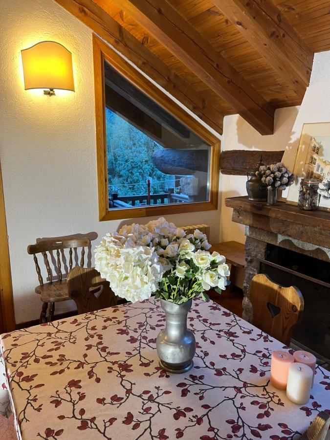 Chalet Blanc "La Mansarda" 쿠르마예 외부 사진