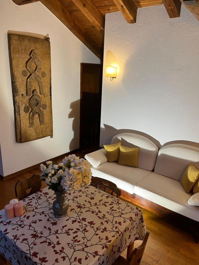 Chalet Blanc "La Mansarda" 쿠르마예 외부 사진