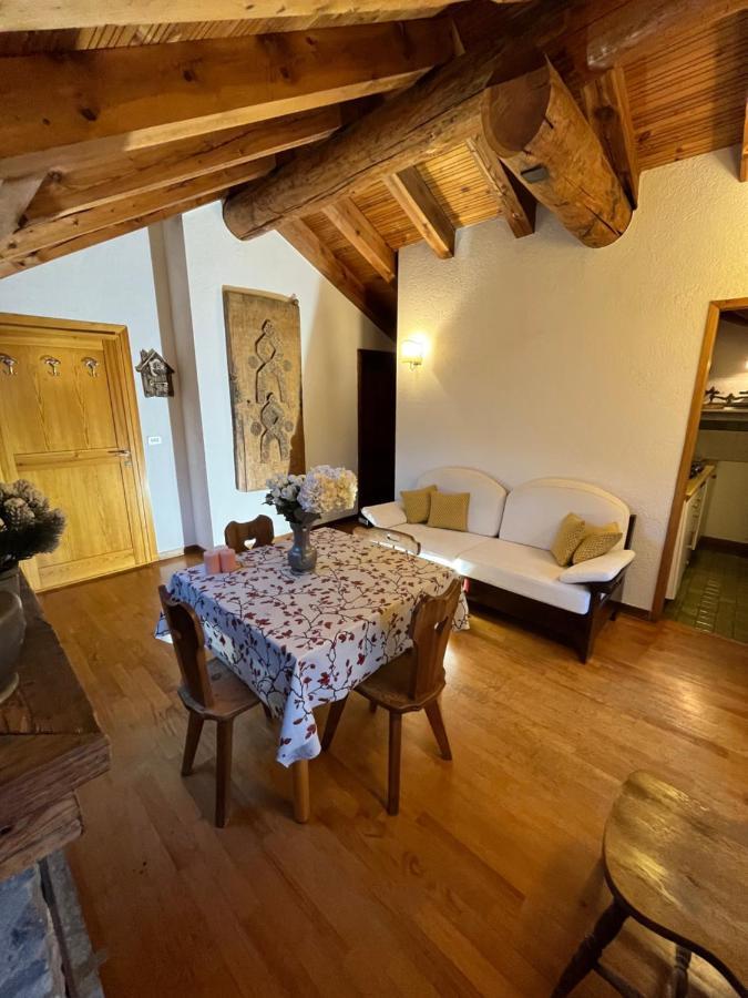 Chalet Blanc "La Mansarda" 쿠르마예 외부 사진
