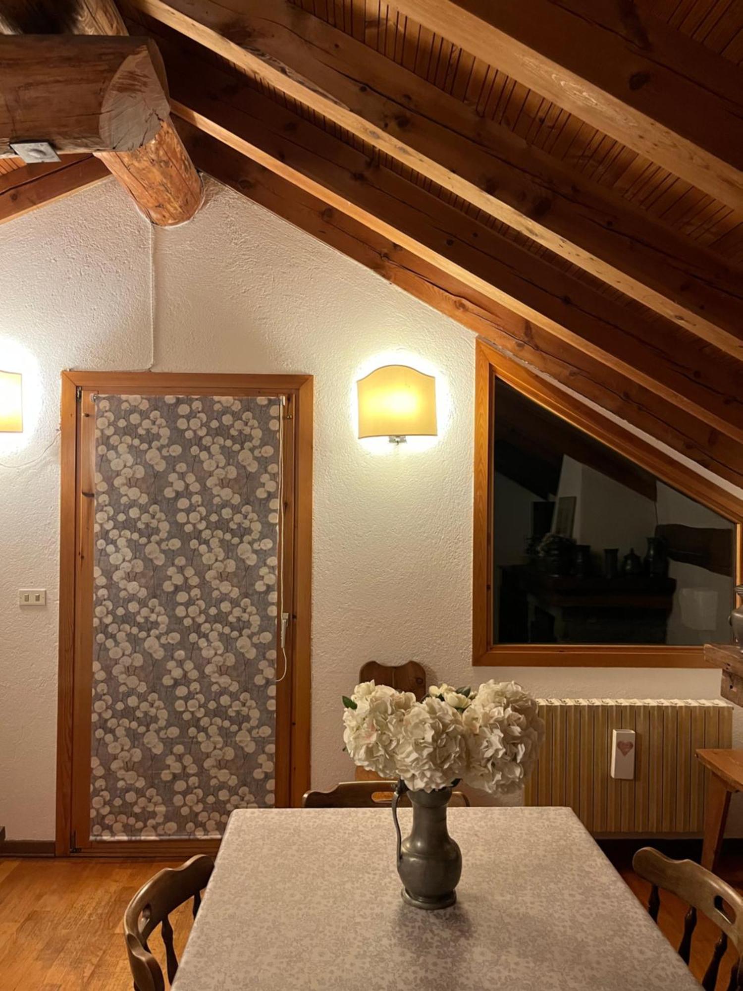 Chalet Blanc "La Mansarda" 쿠르마예 외부 사진